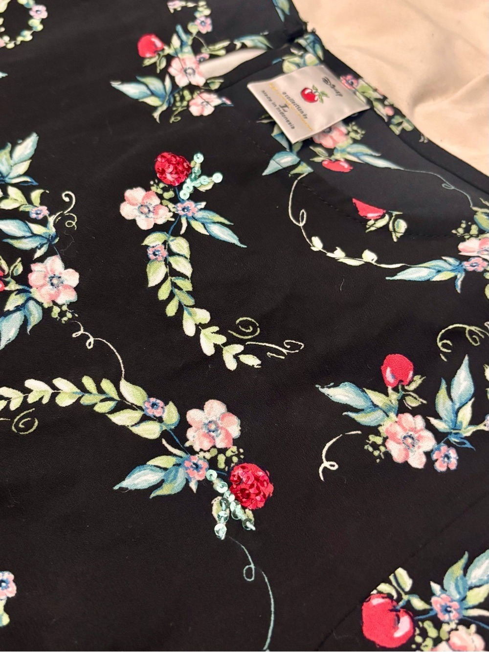 LC Lauren Conrad Black Floral Sequin Apple Peasant Blouse Large - Picture 8 of 10